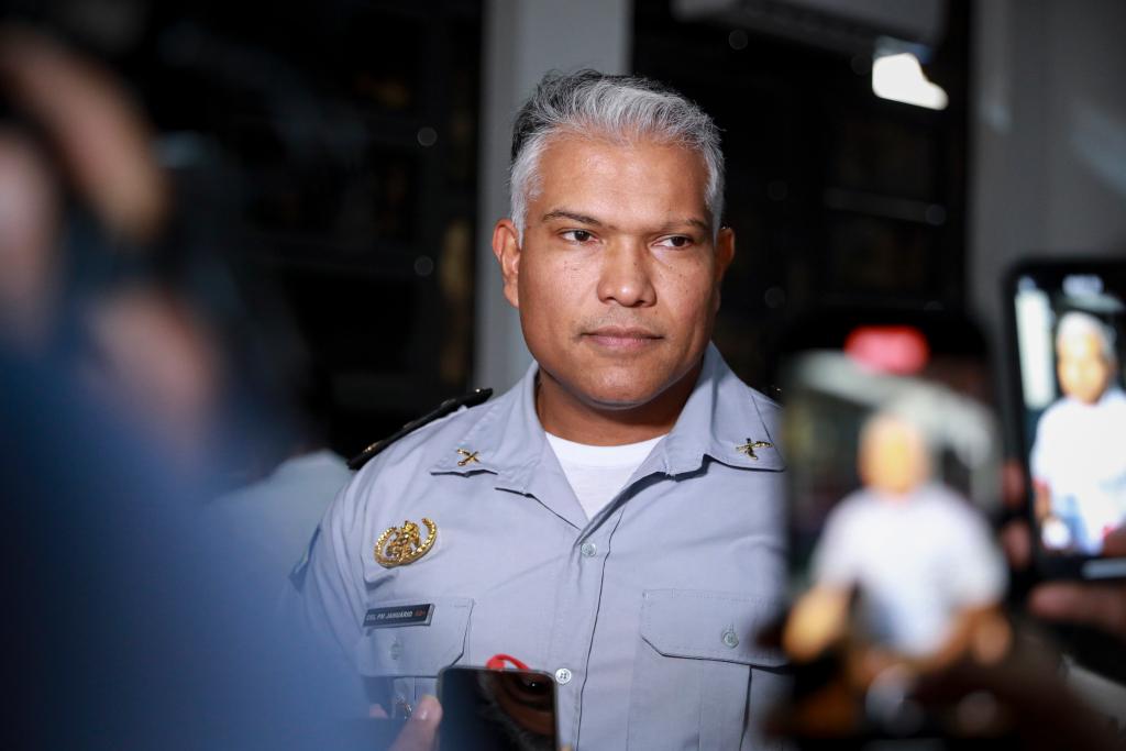 Representando o Comando Geral da MT, cel. Januário