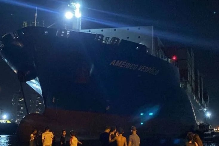 navio-encalhado-1 navio encalhado