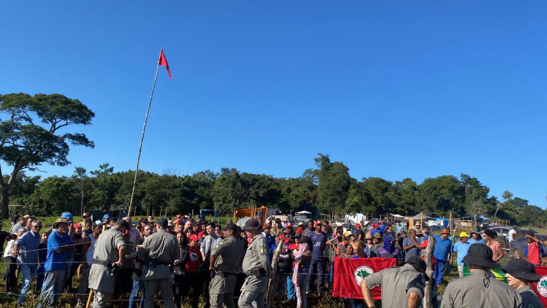 desinvasão de terra em goiás - mst - hidrolânida - pmgo