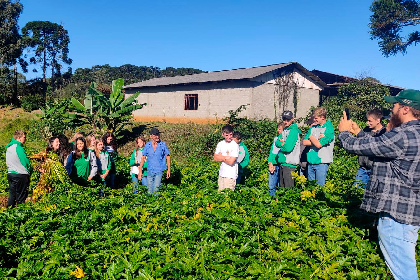 foto3-3 Cultivo de frutas e hortaliças, atrai público jovem no Paraná