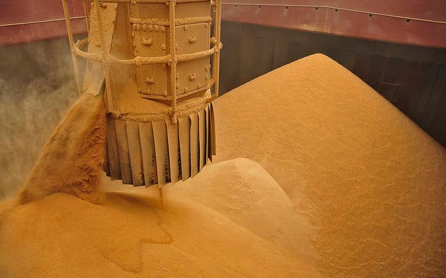 Milho dentro de navio