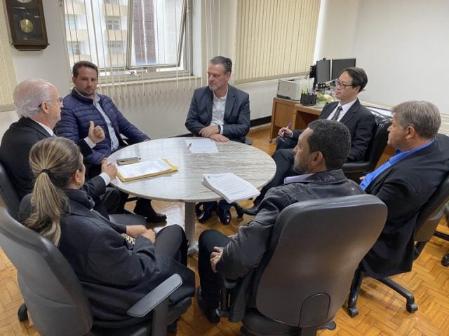 carlos-favaro-reuniao-borracha-640x480-4 Brasil busca impulsionar produção de borracha natural