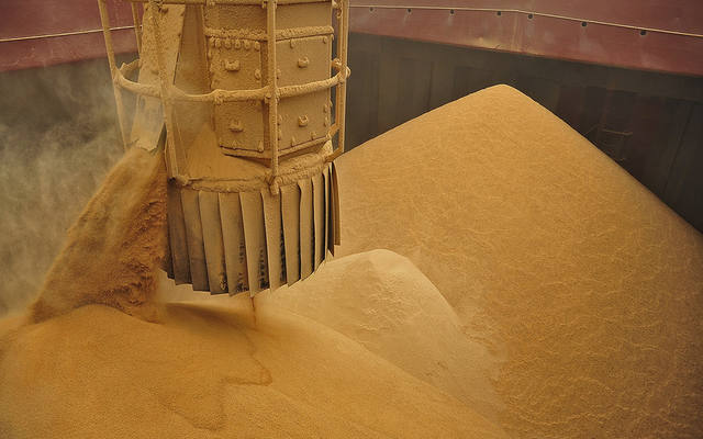 Milho dentro de navio